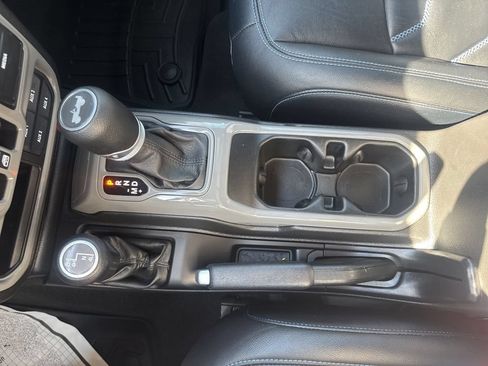Used 2021 Jeep Wrangler Unlimited Sport AWD/4WD image 28