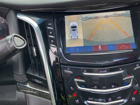 Used 2019 Cadillac Escalade Platinum image 10