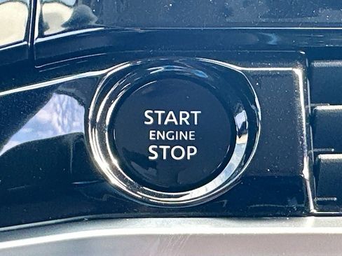 New 2025 Nissan Pathfinder SV image 9