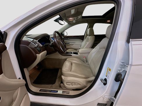 Used 2015 Cadillac SRX Luxury w/ Driver Awareness Package image 13