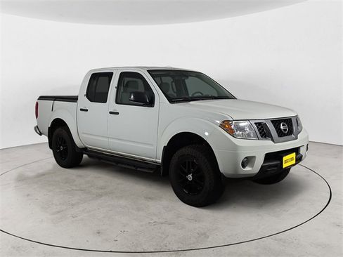 Used 2018 Nissan Frontier SV image 7