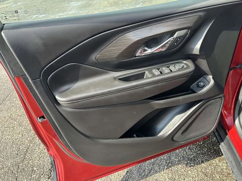 Used 2023 GMC Terrain SLE w/ Driver Convenience Package image 18