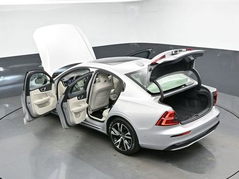 Used 2025 Volvo S60 B5 Plus AWD/4WD image 50