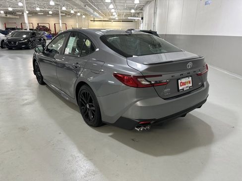 Used 2025 Toyota Camry SE image 6