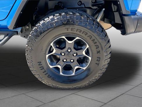 Used 2023 Jeep Wrangler Unlimited Rubicon 4xe w/ Steel Bumper Group AWD/4WD image 11