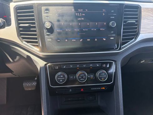 Certified 2023 Volkswagen Atlas Cross Sport SE w/ Panoramic Sunroof Package AWD/4WD image 13