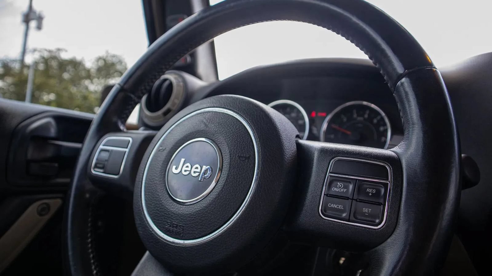 Used 2017 Jeep Wrangler Unlimited Sahara AWD/4WD image 43