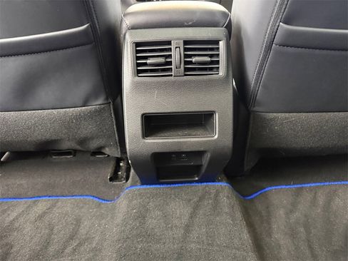 Used 2024 Mitsubishi Outlander 4WD Plug-In Hybrid image 30