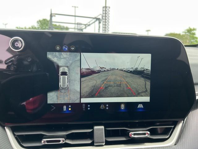 New 2026 Chevrolet Equinox LT w/ Convenience Package II FWD image 22
