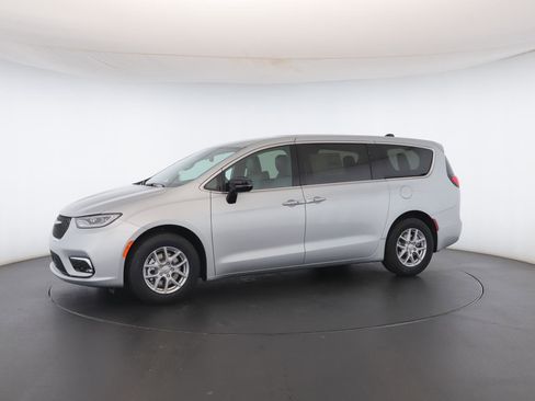 New 2026 Chrysler Pacifica Select image 39