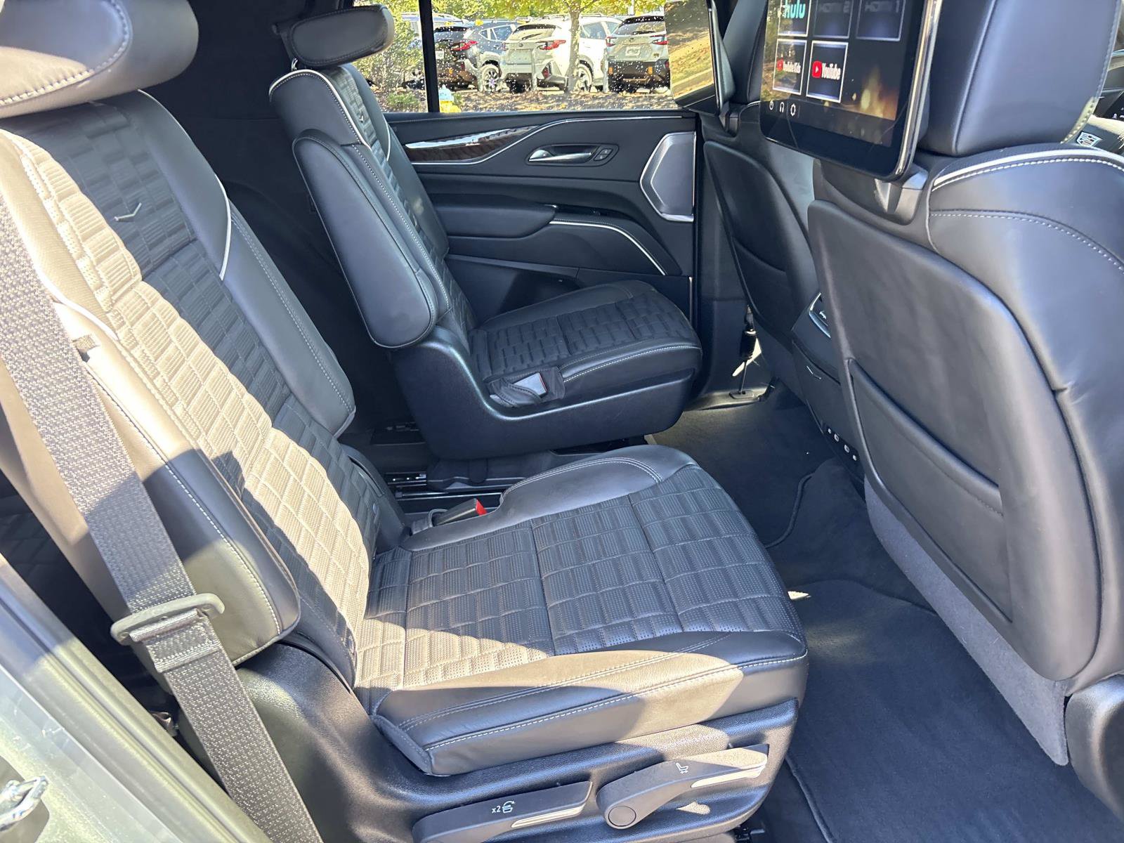 Used 2024 Cadillac Escalade Sport Platinum AWD/4WD image 35