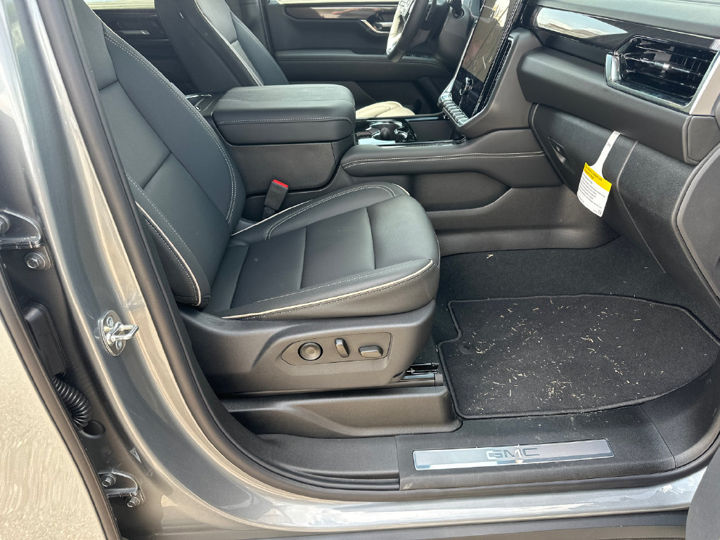 Used 2026 GMC Yukon Elevation RWD image 13