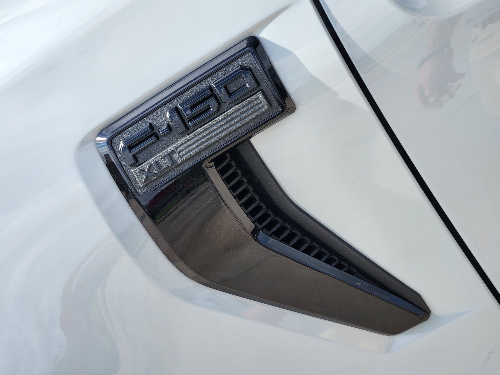 Used 2026 Ford F150 XLT w/ Equipment Group 302A MID AWD/4WD image 9