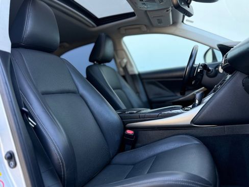 Used 2018 Lexus IS 300 w/ Comfort Package RWD image 20
