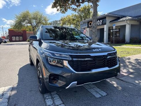 Used 2025 Kia Seltos S image 2