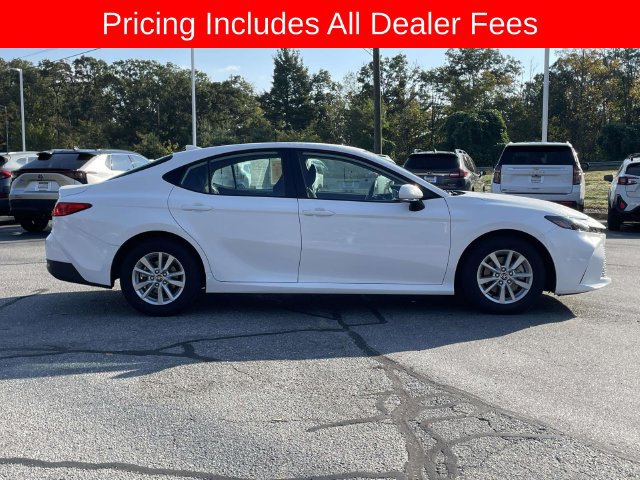 Used 2025 Toyota Camry LE FWD image 6