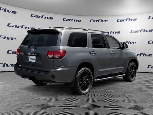 Used 2018 Toyota Sequoia TRD Sport AWD/4WD image 6
