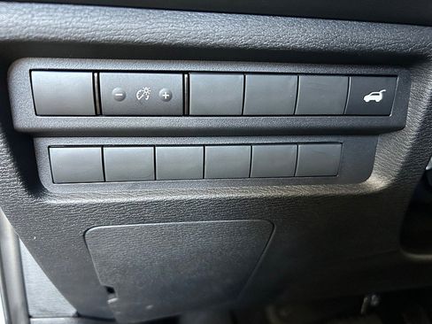 New 2025 Mitsubishi Outlander SE image 30