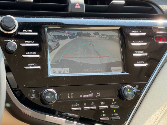 Used 2018 Toyota Camry XLE FWD image 22