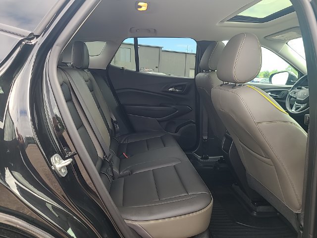 Used 2025 Chevrolet Trax ACTIV w/ Sunroof Package FWD image 31
