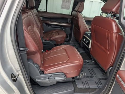 Used 2024 Ford Expedition Max Limited image 30