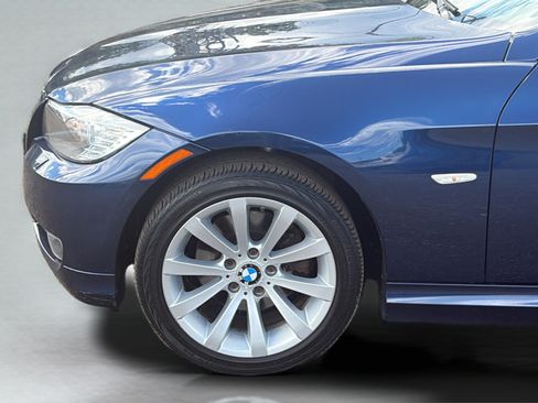 Used 2011 BMW 328i xDrive Sedan AWD/4WD image 27