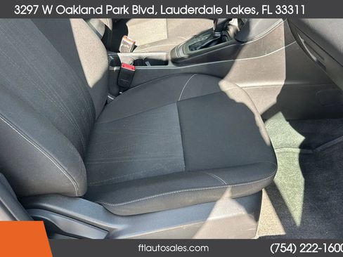 Used 2018 Ford Focus SE image 43