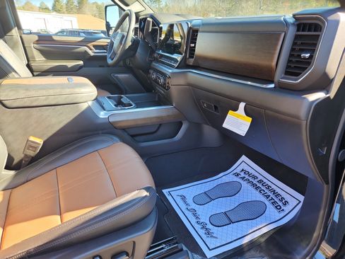 Used 2025 Chevrolet Silverado 3500 High Country w/ High Country Premium Package image 53