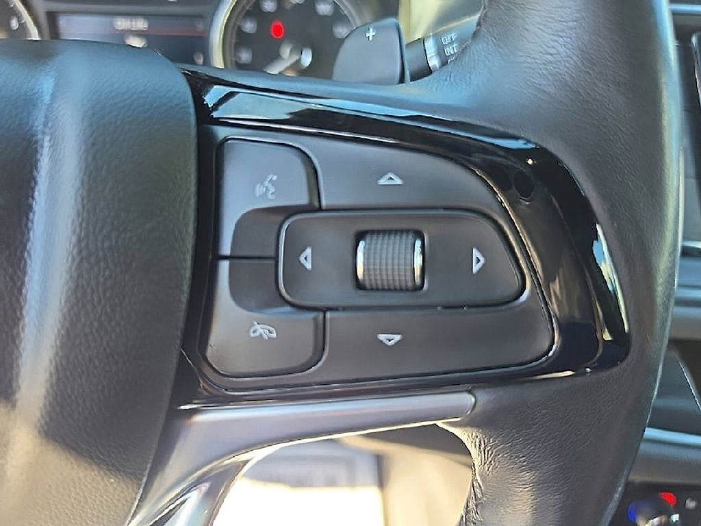 Used 2023 Buick Enclave Essence AWD/4WD image 29