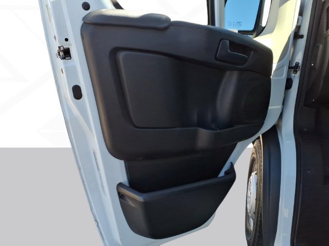 Used 2016 RAM ProMaster 2500 w/ Interior Convenience Group FWD image 10