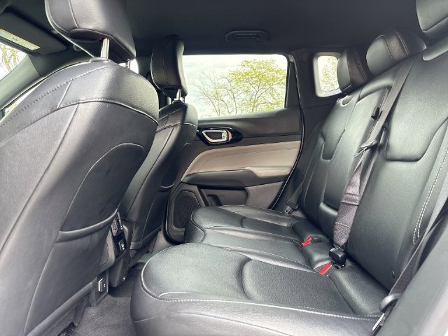Used 2025 Jeep Compass Limited AWD/4WD image 23