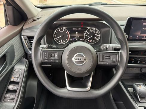 Used 2021 Nissan Rogue S FWD image 21