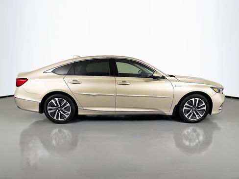 Certified 2019 Honda Accord Touring image 4