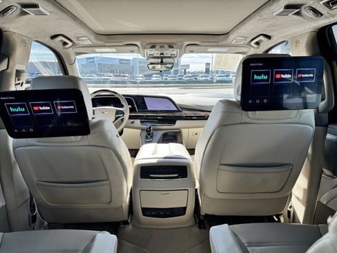 Used 2023 Cadillac Escalade Premium Luxury Platinum image 10