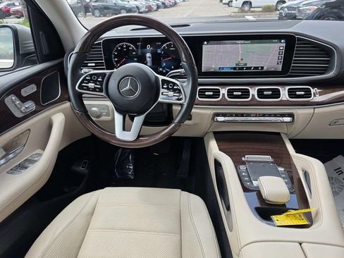 Certified 2022 Mercedes-Benz GLE 350 4MATIC w/ Warmth & Comfort Package image 9