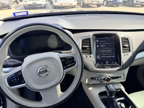 Used 2018 Volvo XC90 T5 Momentum w/ Convenience Package AWD/4WD image 6
