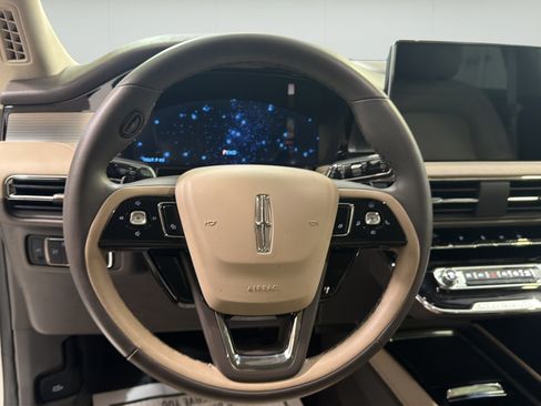 Used 2024 Lincoln Corsair FWD image 12