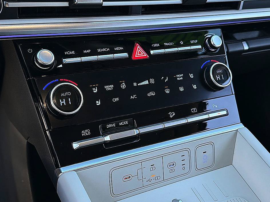 Certified 2025 Hyundai Santa Fe Limited FWD image 15