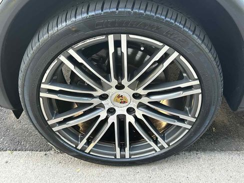 Used 2016 Porsche Cayenne AWD/4WD image 58
