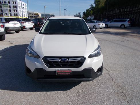 Used 2022 Subaru Crosstrek 2.0i AWD/4WD image 2