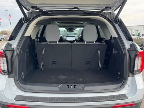 New 2026 Ford Explorer Active w/ Active Comfort Package AWD/4WD image 4
