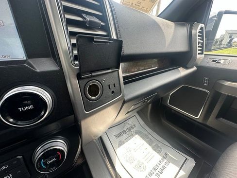 Used 2017 Ford F150 Platinum w/ Technology Package AWD/4WD image 35