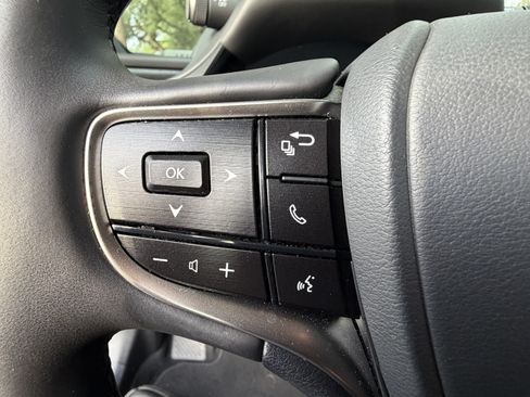 Used 2025 Lexus ES 350 w/ Premium Package FWD image 18