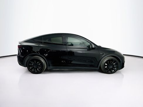 Used 2022 Tesla Model Y Long Range AWD/4WD image 10