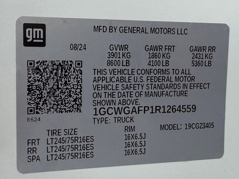 Used 2024 Chevrolet Express 2500 w/ Driver Convenience Package image 25