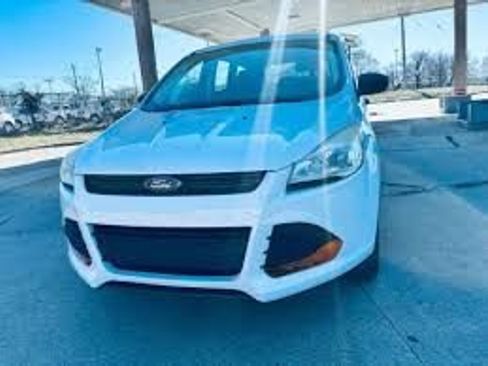 Used 2016 Ford Escape S FWD image 11
