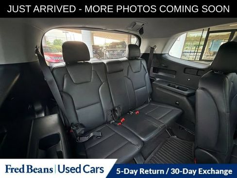 Used 2022 Kia Telluride EX w/ EX Premium Package AWD/4WD image 15
