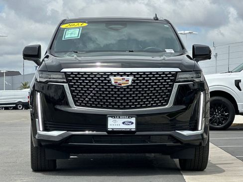 Used 2023 Cadillac Escalade Premium Luxury AWD/4WD image 8