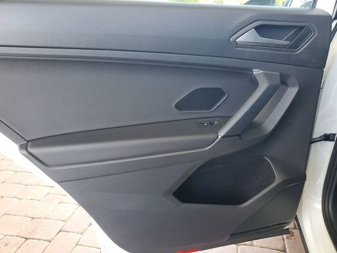 Used 2019 Volkswagen Tiguan SEL Premium R-Line FWD image 9