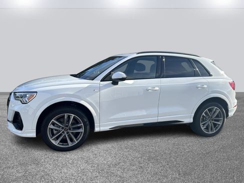 Certified 2025 Audi Q3 2.0T Premium w/ Convenience Package image 3
